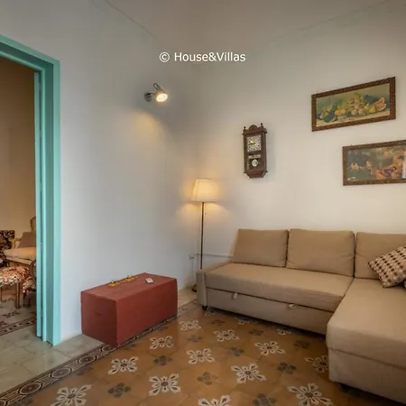 Curry Apartment Noto